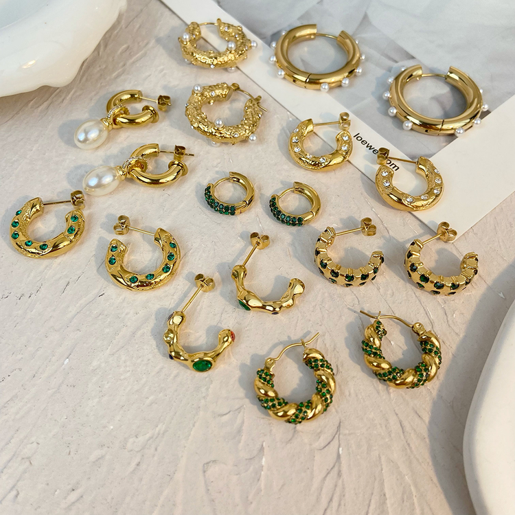 Elegante oorbellen van stainless steel met fonkelende zirkonia en gold plating