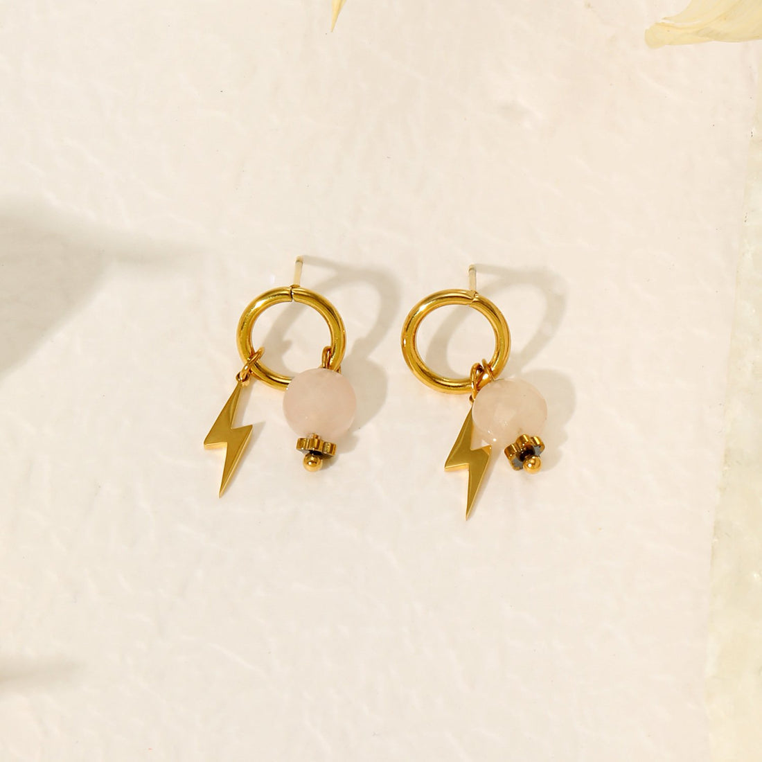 Boucles d'oreilles éclair et pierre pendante - Audacieuses et élégantes | Twinolo