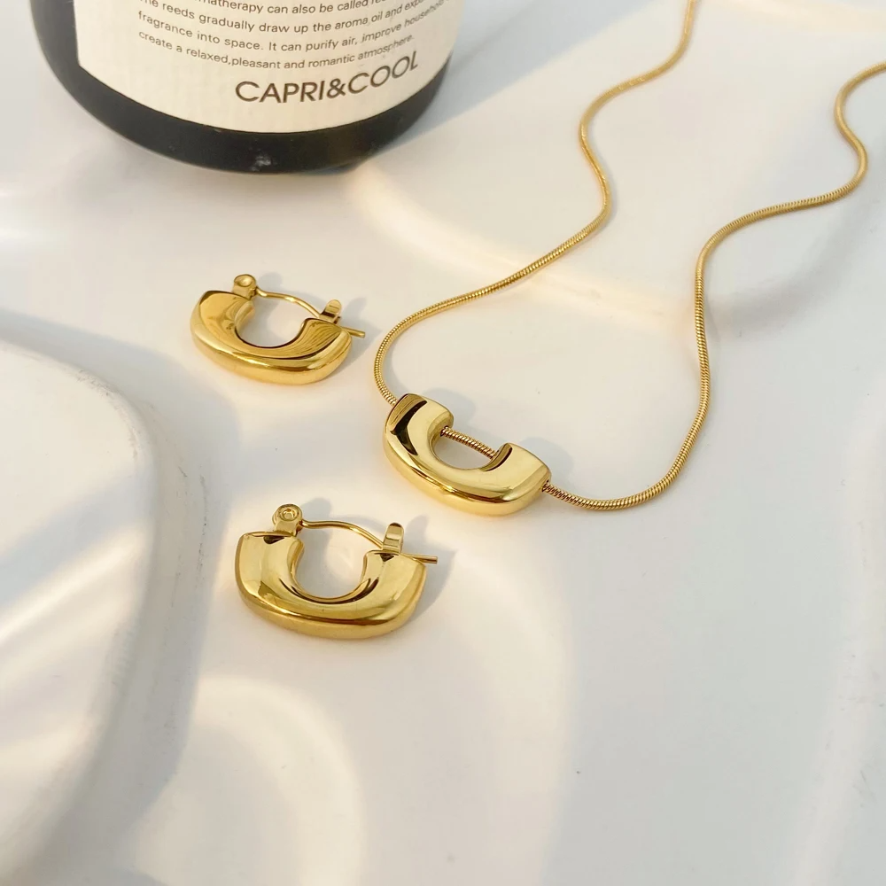 Mini Hoops – Subtle and Versatile | Twinolo