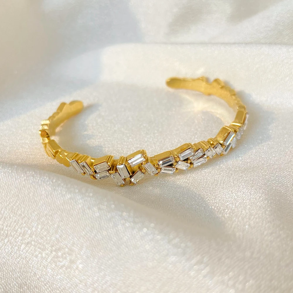 Bracelet Manchette avec Zircons – Élégant & Scintillant | Twinolo