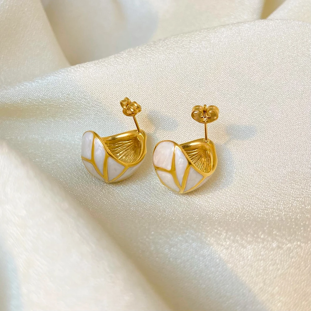 Goud-Witte Oorstekers – Fris & Stijlvol | Twinolo