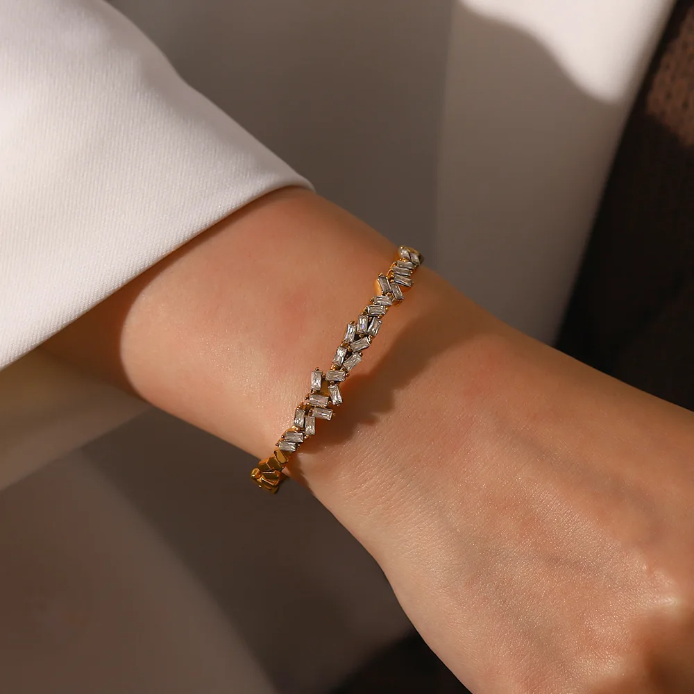 Bracelet Manchette avec Zircons – Élégant & Scintillant | Twinolo