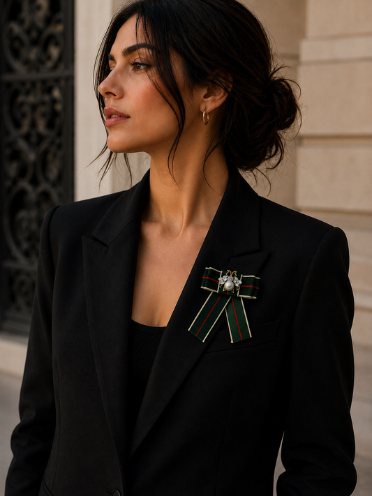 Brooch - Elegant Brooch with Crystals | Twinolo