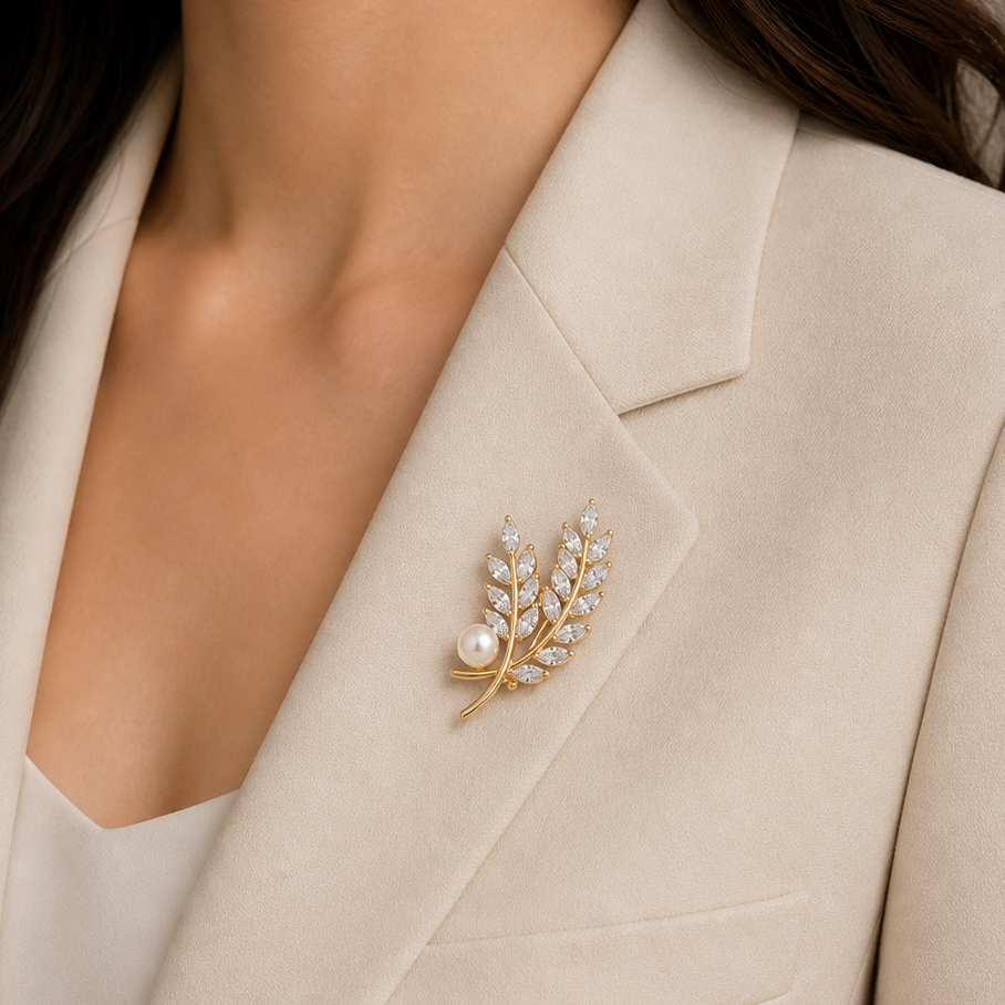 🌿 Leaf Brooch with Pearl and Crystals – Elegant Gold-Colored Women's Brooch | Twinolo
