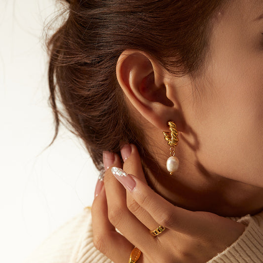 Hoepeloorbellen met Zoetwaterparel – Klassieke Stijl | Twinolo