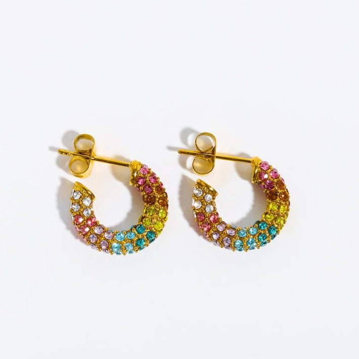Boucles d'oreilles créoles arc-en-ciel – Oxyde de zirconium au design coloré | Twinolo
