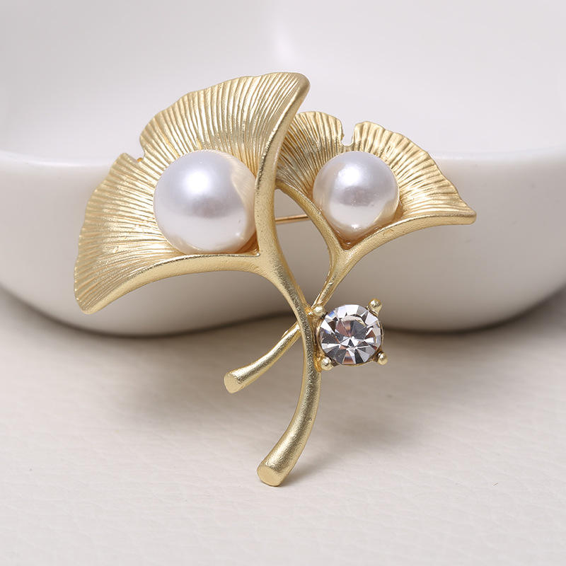 Broche Fleur - Broche Élégante avec Cristaux et Perle | Twinolo