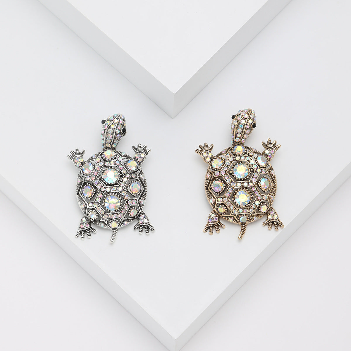 🐢 Broche Tortue avec Cristaux – Élégante Broche | Twinolo