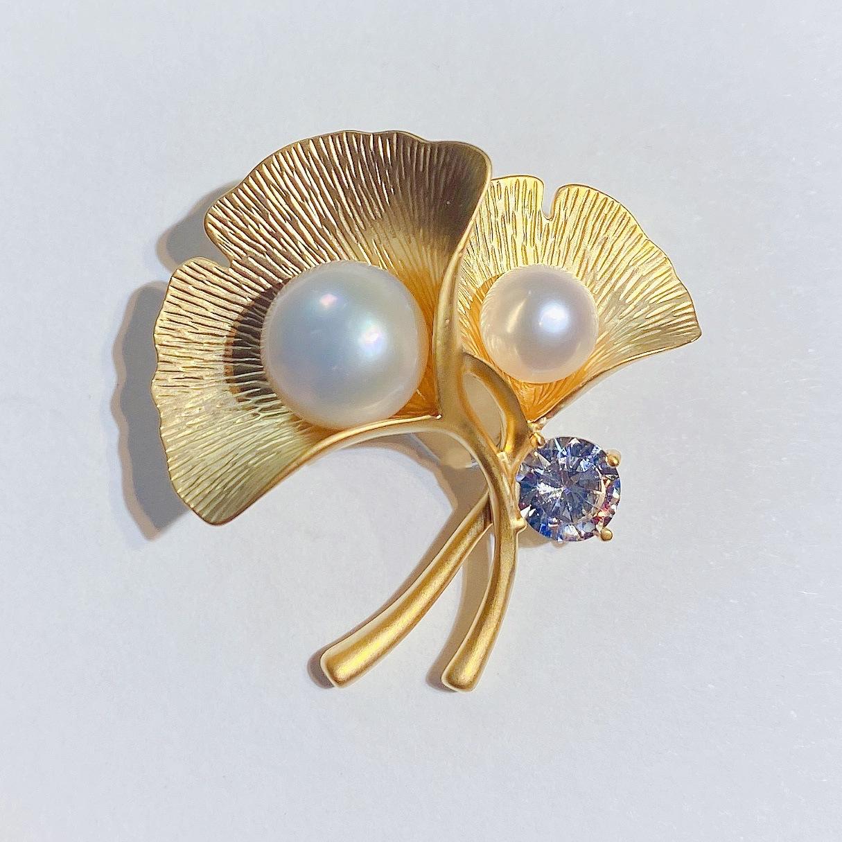 Broche Fleur - Broche Élégante avec Cristaux et Perle | Twinolo