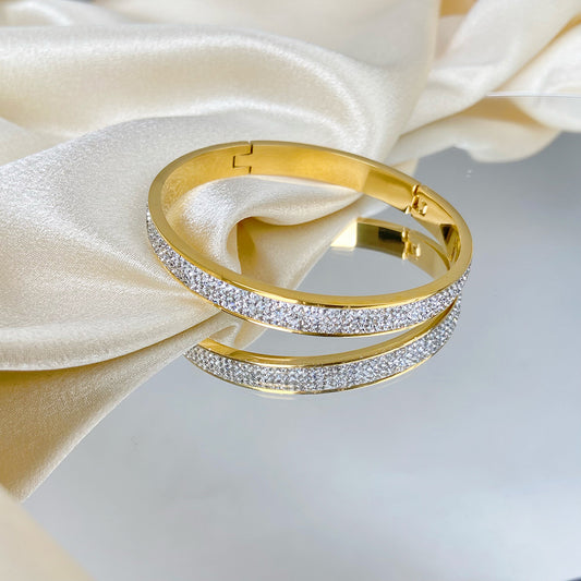 Bangle Bracelet with Zirconia – Sparkling Elegance | Twinolo
