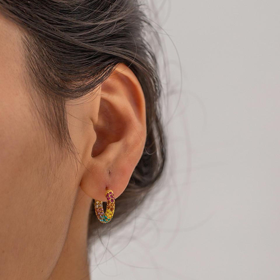 Boucles d'oreilles créoles arc-en-ciel – Oxyde de zirconium au design coloré | Twinolo