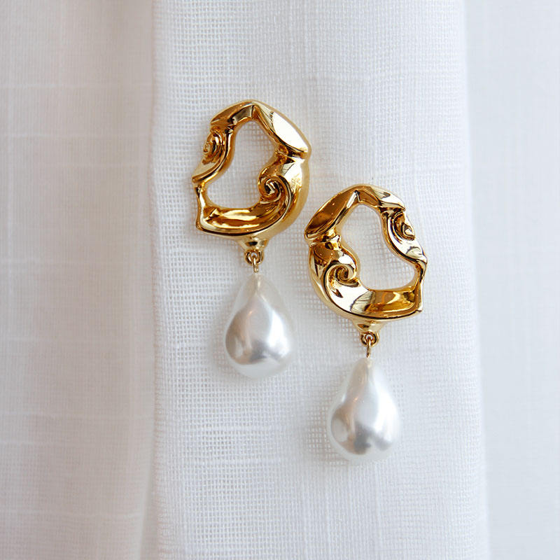 Boucles d'Oreilles Créoles en Or avec Perle – Style Classique | Twinolo