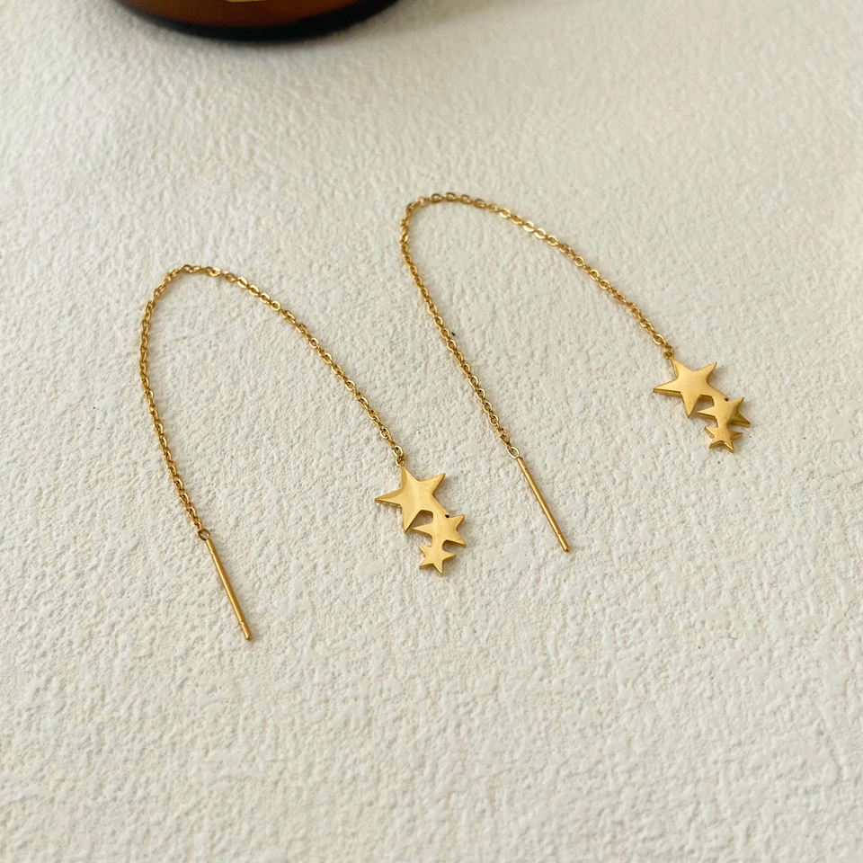 Oorhanger met Hangende Ketting & Sterren – Speels & Elegant | Twinolo