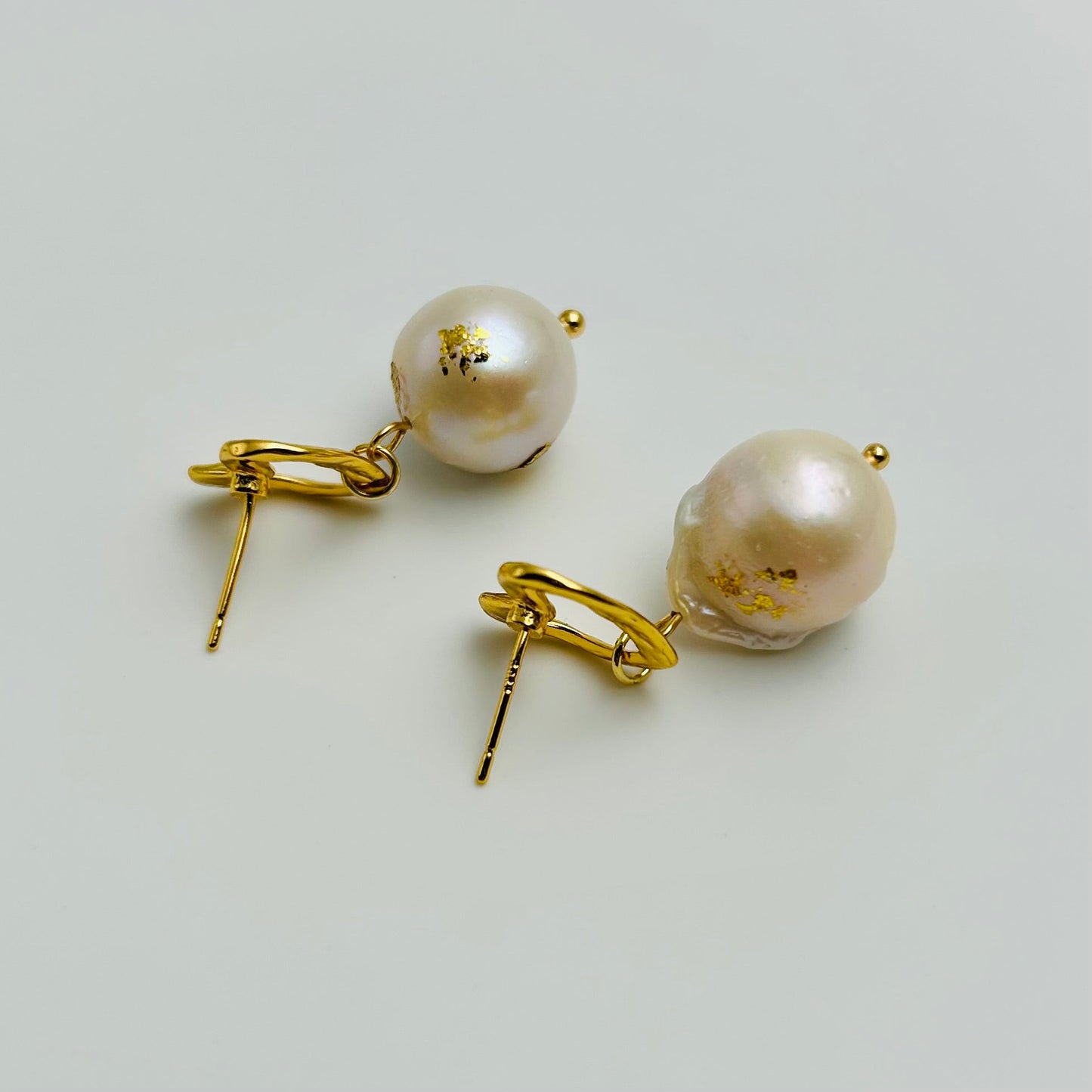 Gouden Oorhangers met Parel en Hartvorm – Stijlvol Statement | Twinolo