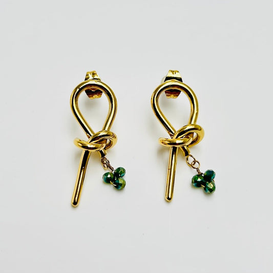 Gouden Oorbellen met Groene Stenen – Luxe & Kleurvol | Twinolo