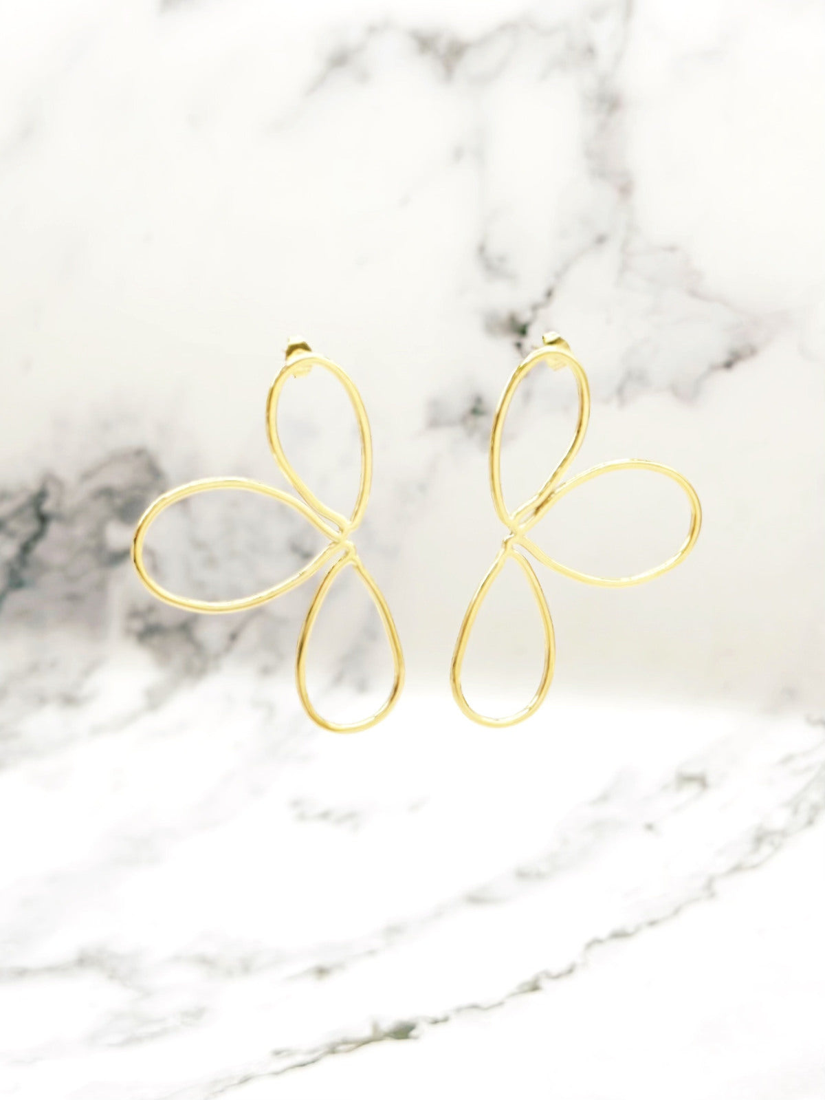 Minimalistische Flower Oorbellen Goudkleurig – Stainless Steel | Twinolo