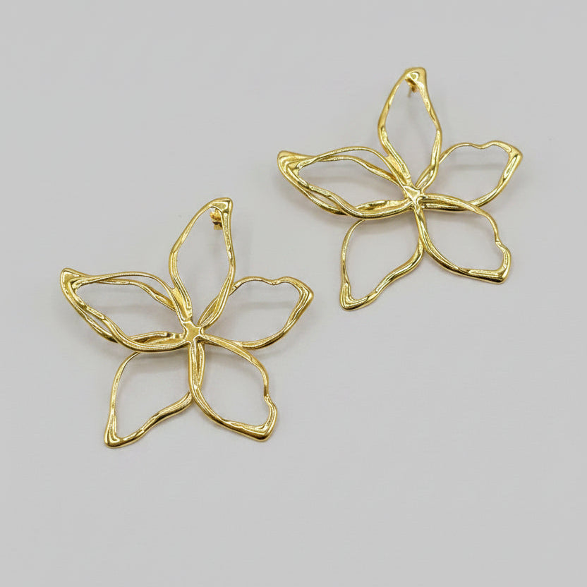 Boucles d'oreilles pendantes Statement Fleur Ouverte Dorées – Acier Inoxydable | Twinolo