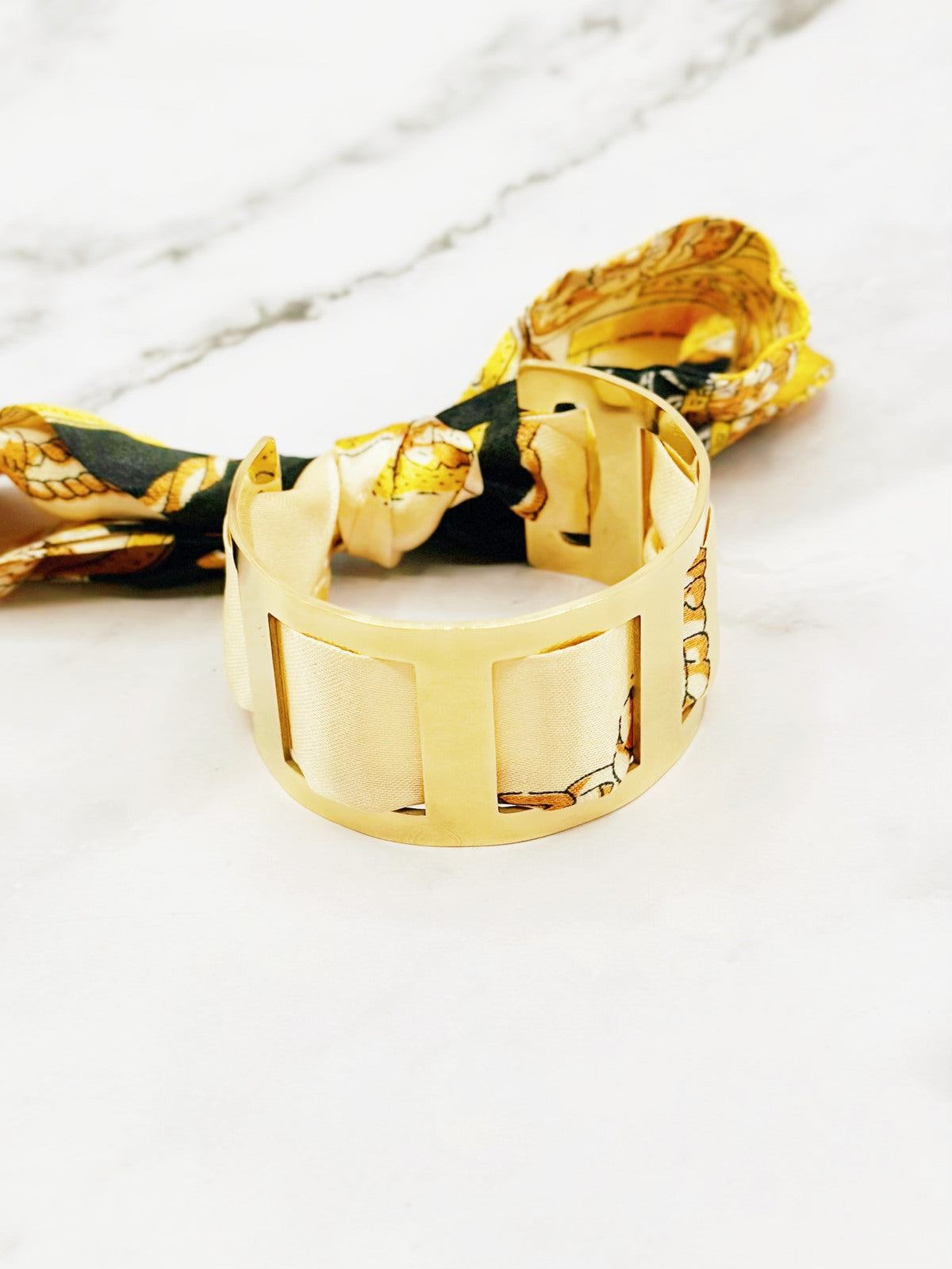 Bracelet Manchette Dorée avec Écharpe – Acier Inoxydable | TWINOLO