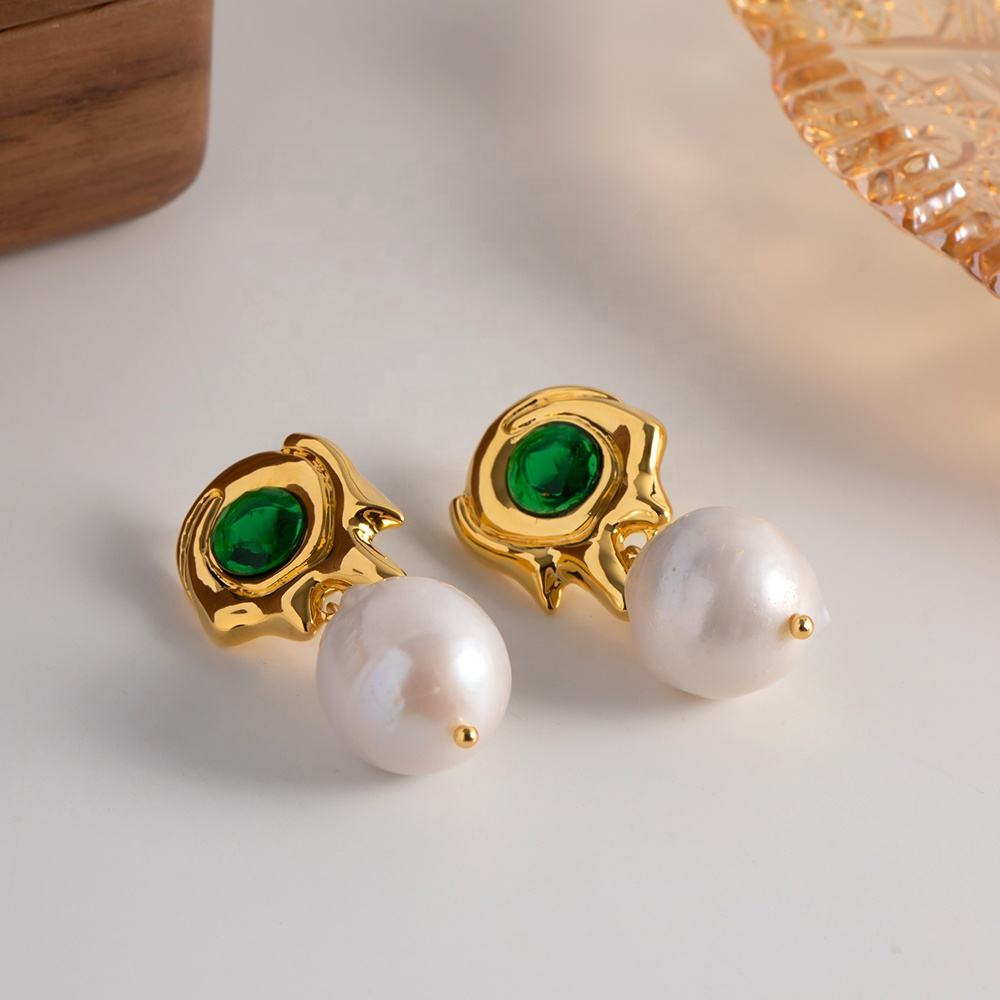 Oorhangers met Groene Steen en Parel – Klassiek & Kleurvol | Twinolo