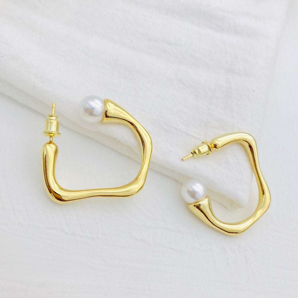 Boucles d'oreilles créoles avec petite perle – Design subtil | Twinolo