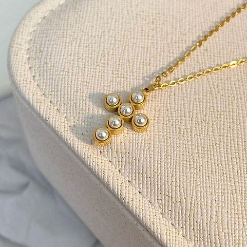 Collier avec Pendentif Croix de Perles – Élégant & Symbolique | Twinolo