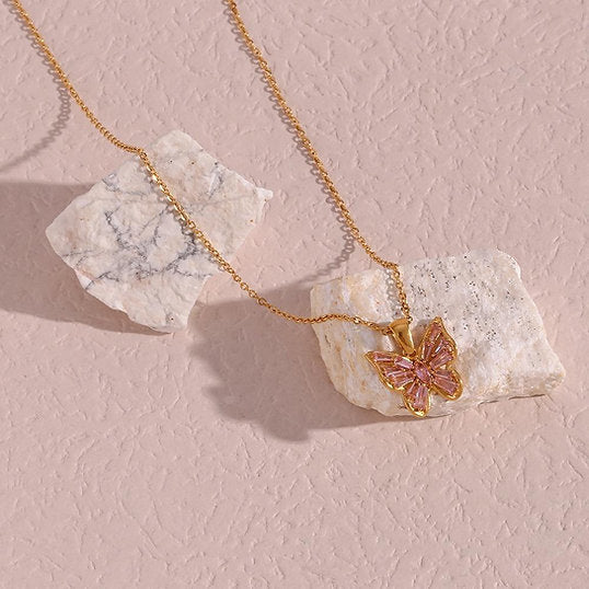 Collier avec pendentif papillon – Ludique et élégant | Twinolo