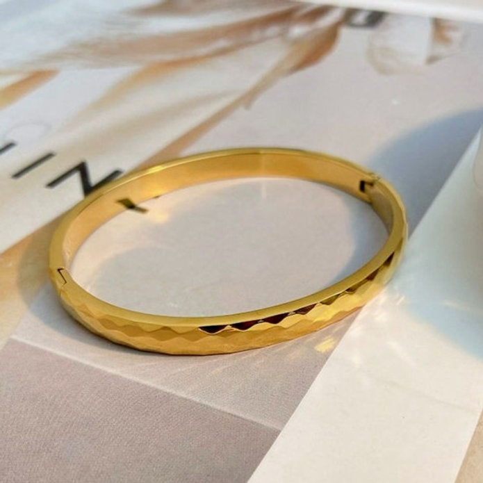 Bracelet Jonc Doré – Un Classique Intemporel | Twinolo