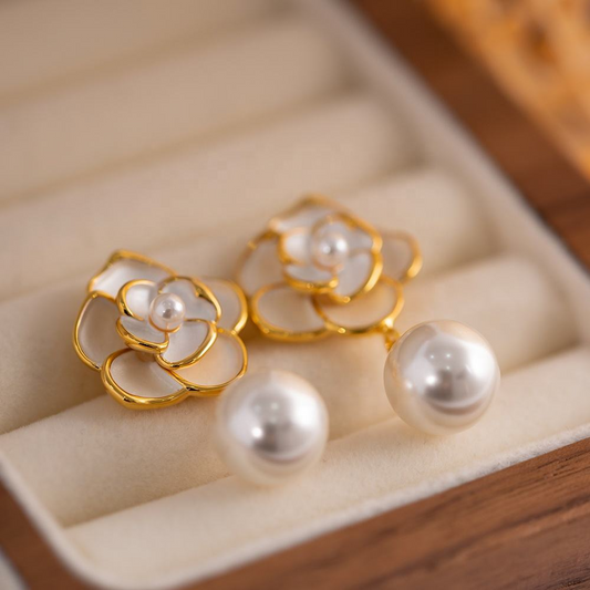 Bloemvormige Oorhangers met Parel – Vrouwelijke Touch | Twinolo