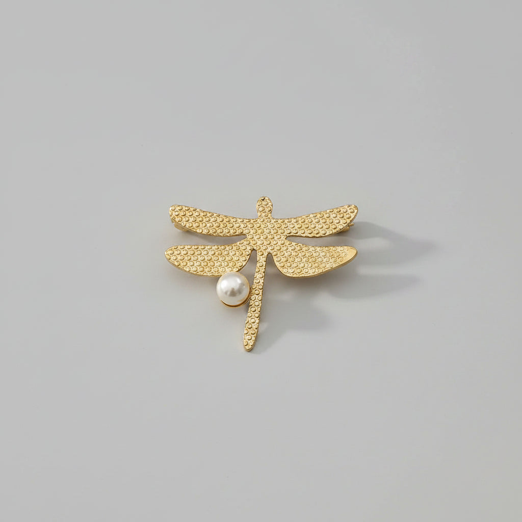 Gouden Libelle Broche met Parel – Roestvrij Staal – Elegant & Tijdloos | TWINOLO