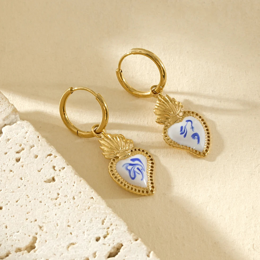 Gold-Colored Earrings with Heart Pendant | TWINOLO