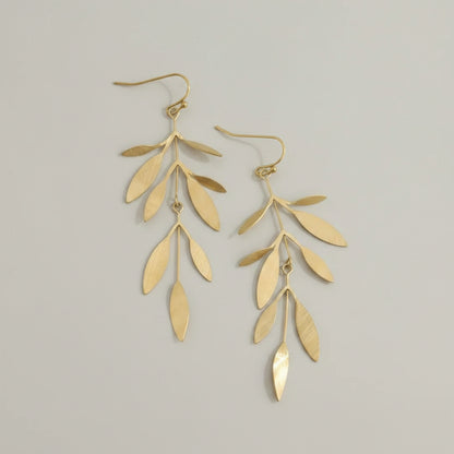 Long Leaf-Shaped Earrings – Gold-Colored Stainless Steel | TWINOLO