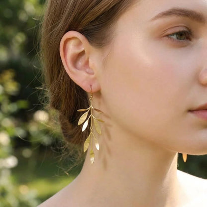 Long Leaf-Shaped Earrings – Gold-Colored Stainless Steel | TWINOLO