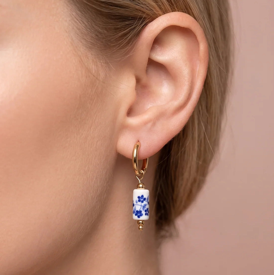Gold-Colored Hoop Earrings with Blue Floral Detail – Stainless Steel – | TWINOLO