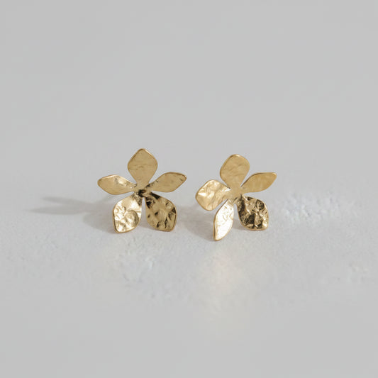 Gold-colored Flower Earrings with Organic Shape | TWINOLO