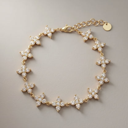 Flower Bracelet with Green and White Stones – Gold-colored – Stainless Steel | TWINOLO