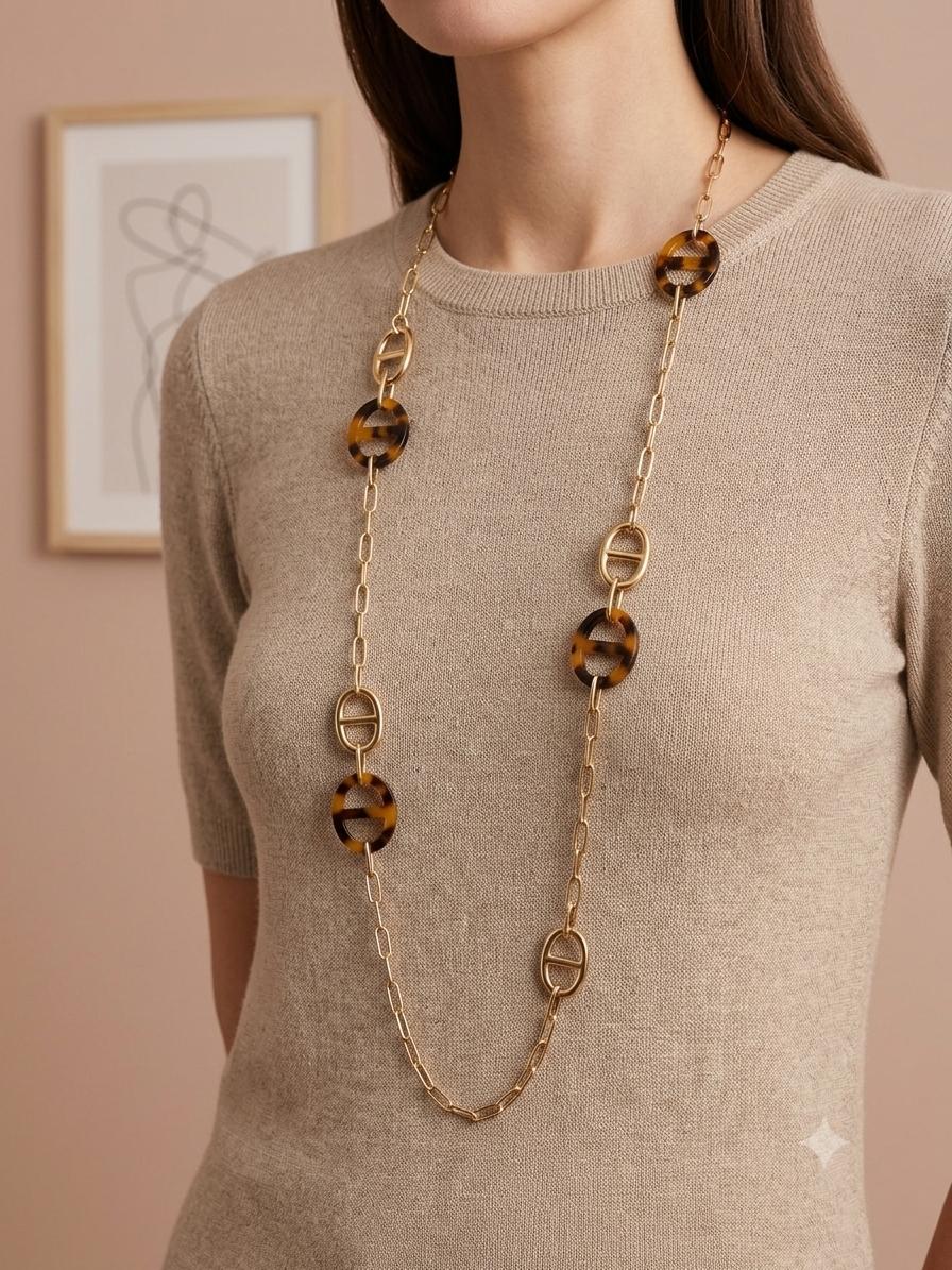 Long Statement Necklace with Resin Details – Gold Coloured – Stainless Steel | TWINOLO
