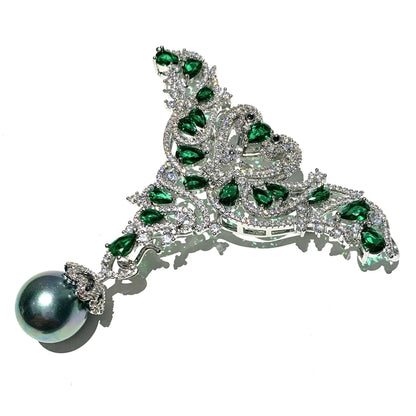 Luxury Brooch with Green Zirconia and Pearl – Silver-colored Women's Brooch | Twinolo
