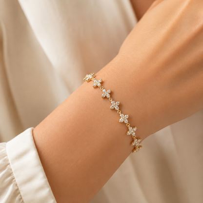 Flower Bracelet with Green and White Stones – Gold-colored – Stainless Steel | TWINOLO