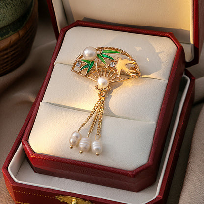 Waaierbroche Groen & Goud met Parels – Luxe Elegante Broche | Twinolo