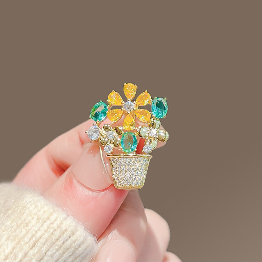 🌼 Bloemenpot Broche met Kleurrijke Kristallen – Goudkleurige Dames Broche | Twinolo