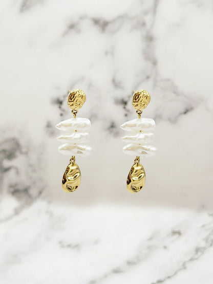 Statement Oorbellen met Parelmoer Effect – Goudkleurig | Twinolo